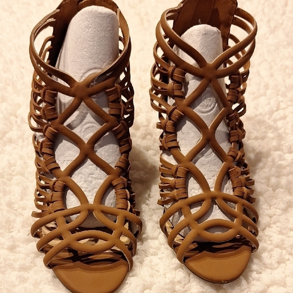 Cato Shoes - Womens Cato Strappy Brown Zipper Sandals Size 7. NWOB